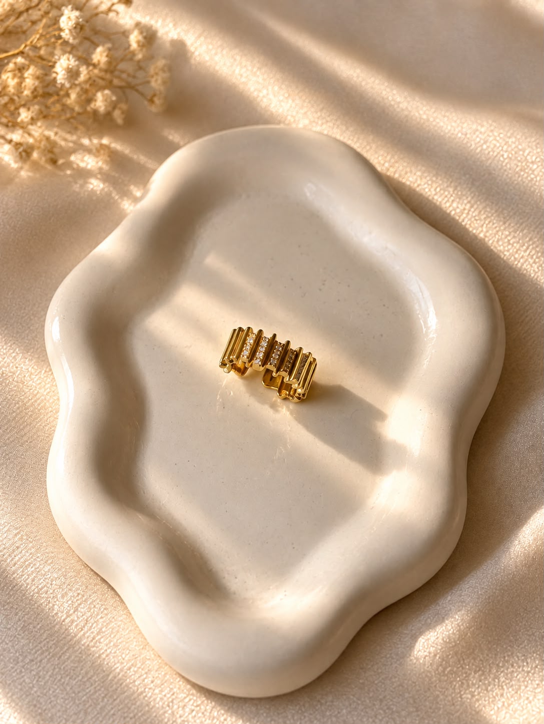 Golden Ribbed Band Ring(Adjustable)